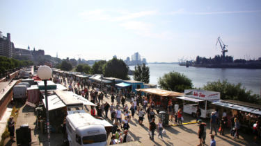 Wunderschön wuselig: der traditionelle Hamburger Fischmarkt