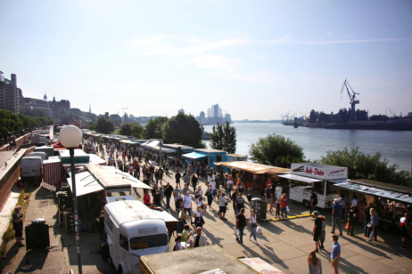 Wunderschön wuselig: der traditionelle Hamburger Fischmarkt
