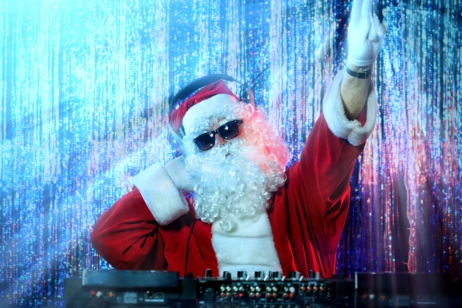 Santa Claus is coming to Hamburgs most popular Technoclubs