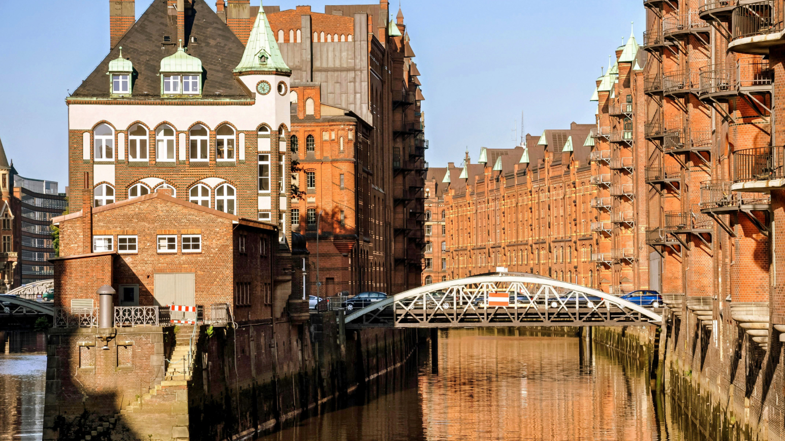 Eins Wohnort Tausender Hamburgerinnen und Hamburger, ist die Speicherstadt heute für viele vor allem Arbeitsplatz