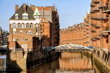 Eins Wohnort Tausender Hamburgerinnen und Hamburger, ist die Speicherstadt heute für viele vor allem Arbeitsplatz