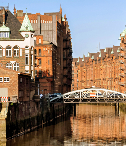 Eins Wohnort Tausender Hamburgerinnen und Hamburger, ist die Speicherstadt heute für viele vor allem Arbeitsplatz