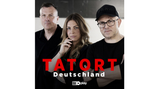 Cover vom Tatort Deutschland - 2 Männer & eine Frau in der Mitte