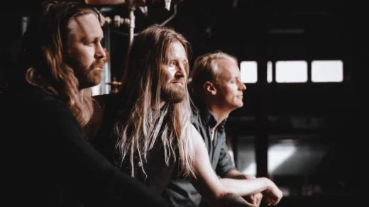 Die Bandmitglieder der Band ÁRSTÍÐIR