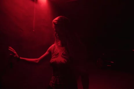 Filmstill aus dem Film MOND von Kurdwin Ayub