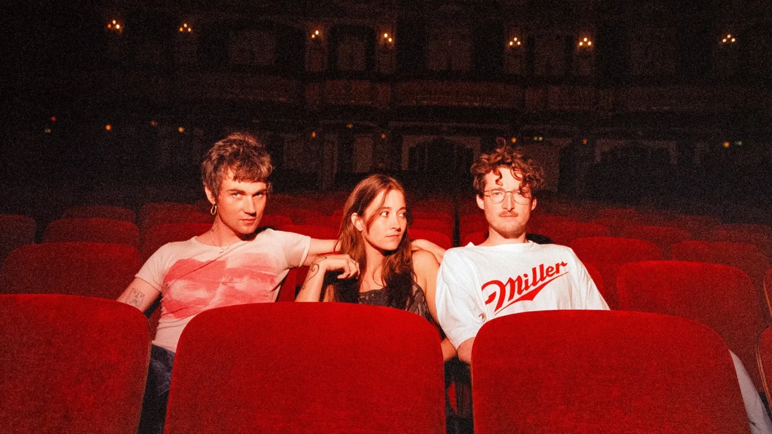 Nation of Language in einem Kinosaal