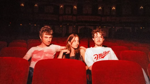 Nation of Language in einem Kinosaal