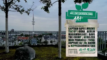 Street Art Ausstellung mit Blick vom Bunker