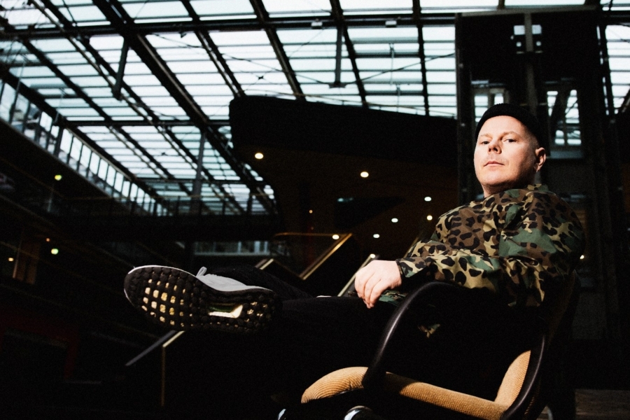 König Boris, Musiker und leidenschaftlicher FC St. Pauli-Fan, bringt Musik, Geschichten und Herzblut auf die Bühne