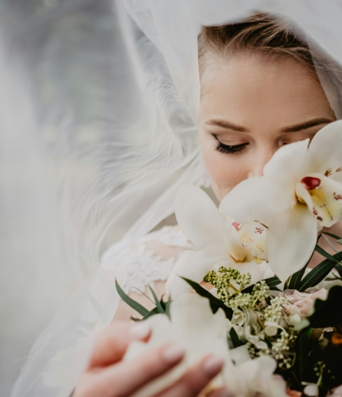 Der Hochzeitstag ist für viele einer der wichtigsten Momente des Lebens. Der perfekte Look und ein gutes Brautstyling sollen dabei nicht zu kurz kommen.