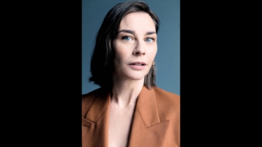 „Der Held vom Bahnhof Friedrichstraße“ leistet für Christiane Paul „eine Erinnerung daran, was uns eigentlich verbindet“