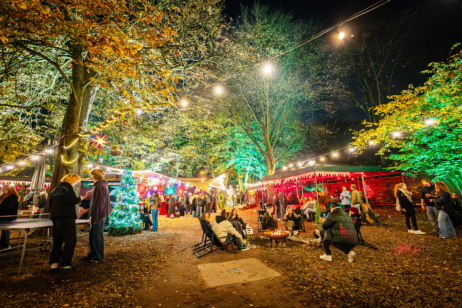 „Perfekt, um in den Feierabend oder ins Wochenende zu schlittern“: der Kreativ-Weihnachtsmarkt Winter-Lichtung (©Yunus de Groot)