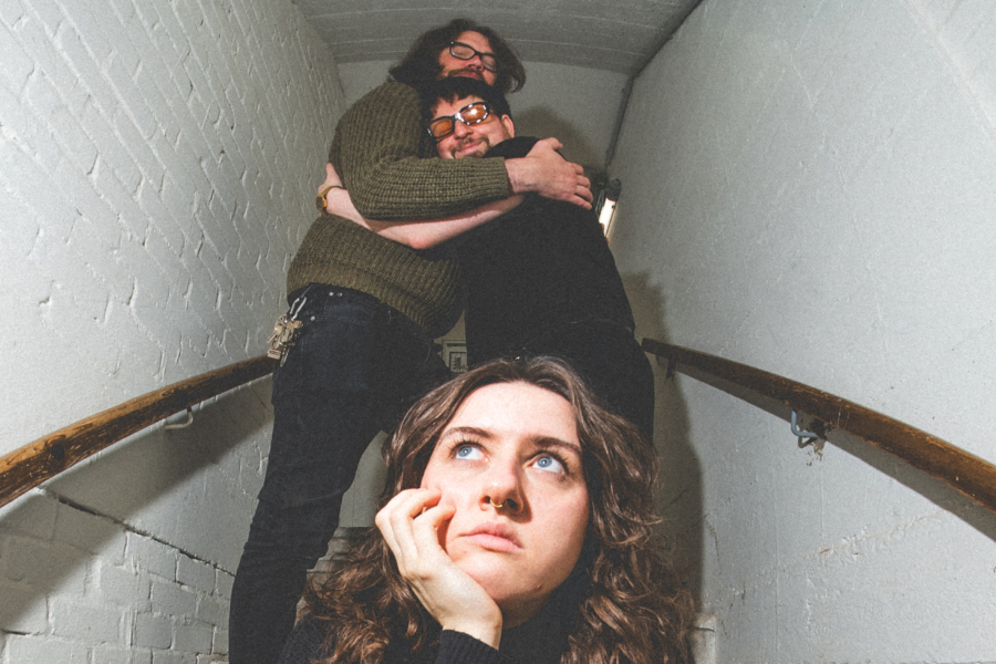 In ersten Singles noch alleine mit Gitarre, heute mit Band auf ihrem Debütalbum zu hören: jule Foto: Alexander Schliephake