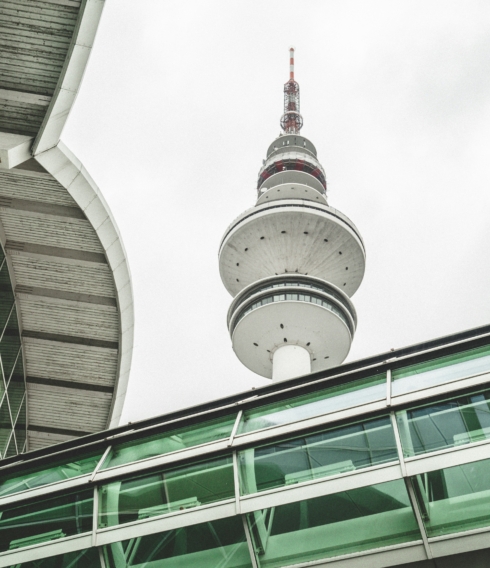 Ein Hamburger Wahrzeichen, das mittlerweile seit fast einem Vierteljahrhundert geschlossen ist, bekommt eine Zukunft: Der Hamburger Fernsehturm soll ab 2028 saniert werden