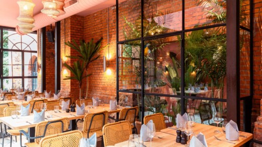 Feiern in lässigem Ambiente geht in vielen Hamburger Hotels. Wie etwa im Wintergarten des Gastwerk Hotels / ©Gastwerk Hotel Hamburg