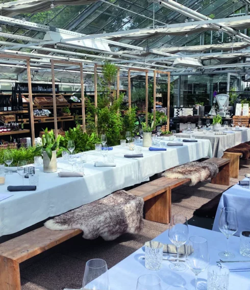 In Hamburg und Umgebung können Feste unter freiem Himmel gefeiert werden – etwa im Gewächshaus von Hygge – the farm / ©René Supper