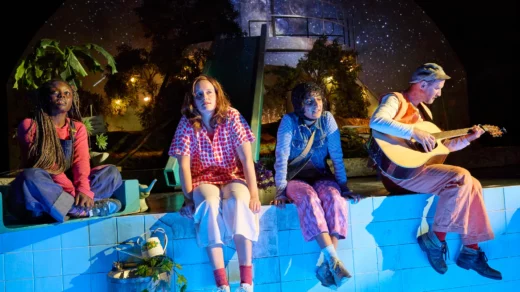 ein Teil des Casts von Momo im Thalia Theater