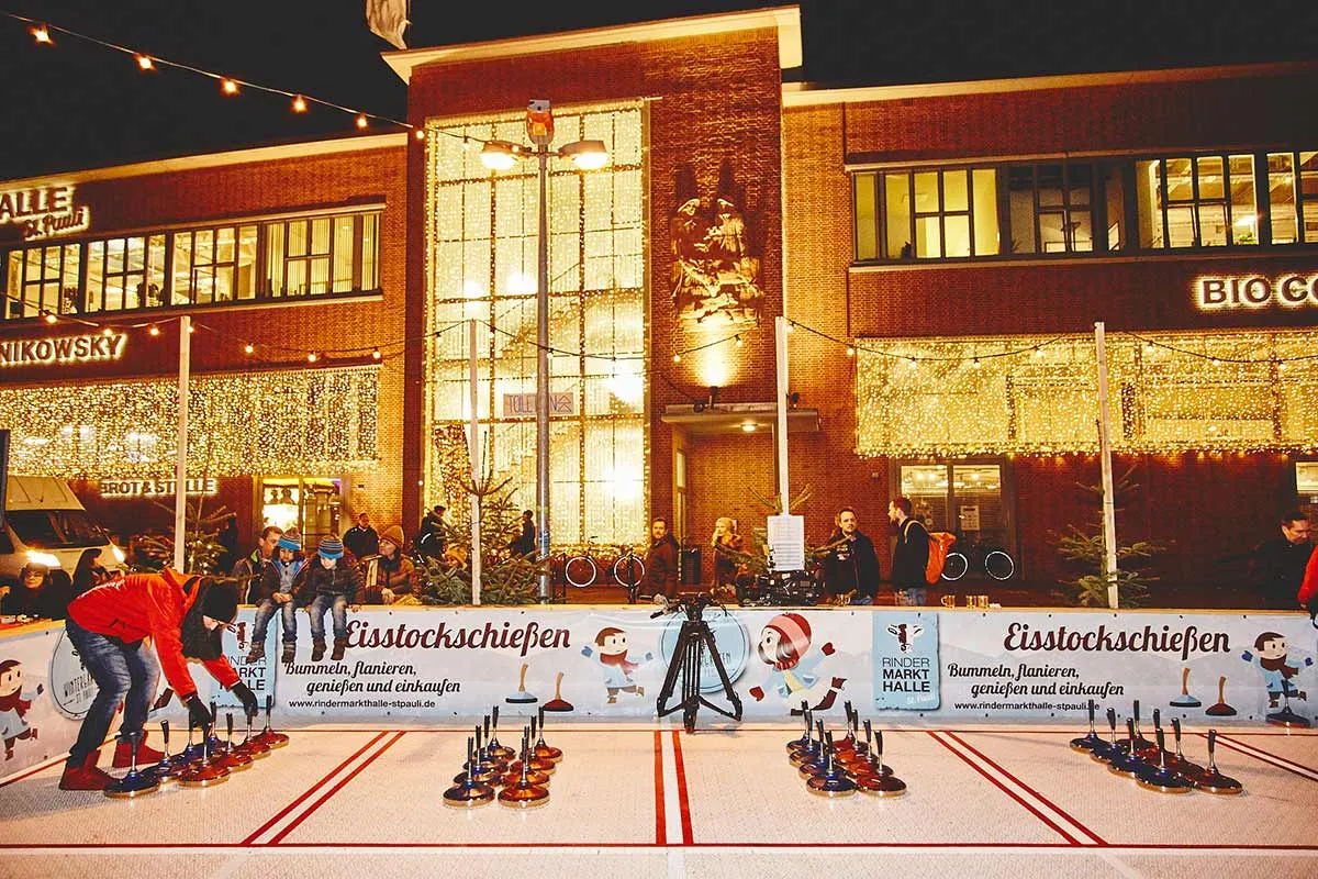 Eisstockschießen in der Rindermarkthalle