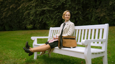 Sofia Pekkari als Astrid Lindgren, die dem Krieg mit Worten getrotzt hat