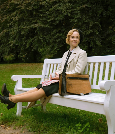 Sofia Pekkari als Astrid Lindgren, die dem Krieg mit Worten getrotzt hat