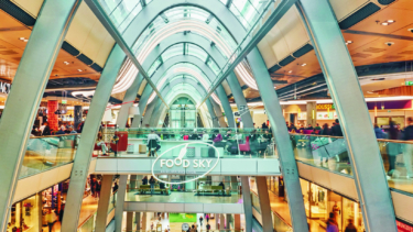 In der Europa Passage gibt es fünf Etagen und mehr als 120 Shops