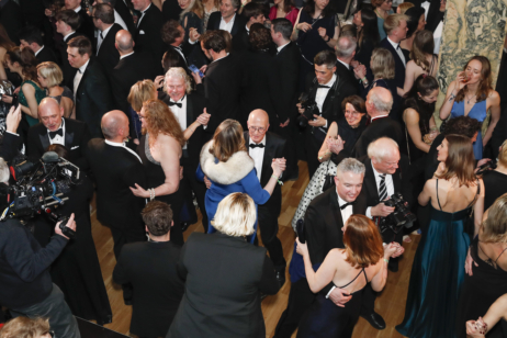 Feiner Zwirn, feine Party: AHOI-Neujahrsempfang im Hotel Reichshof