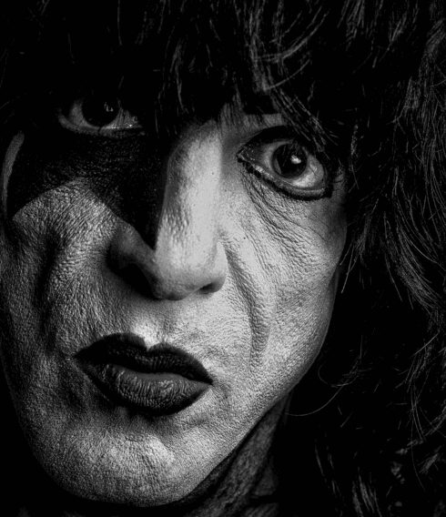 Teil der „Glossy“ Ausstellung: Paul Stanleys Motiv „Der Band KISS“