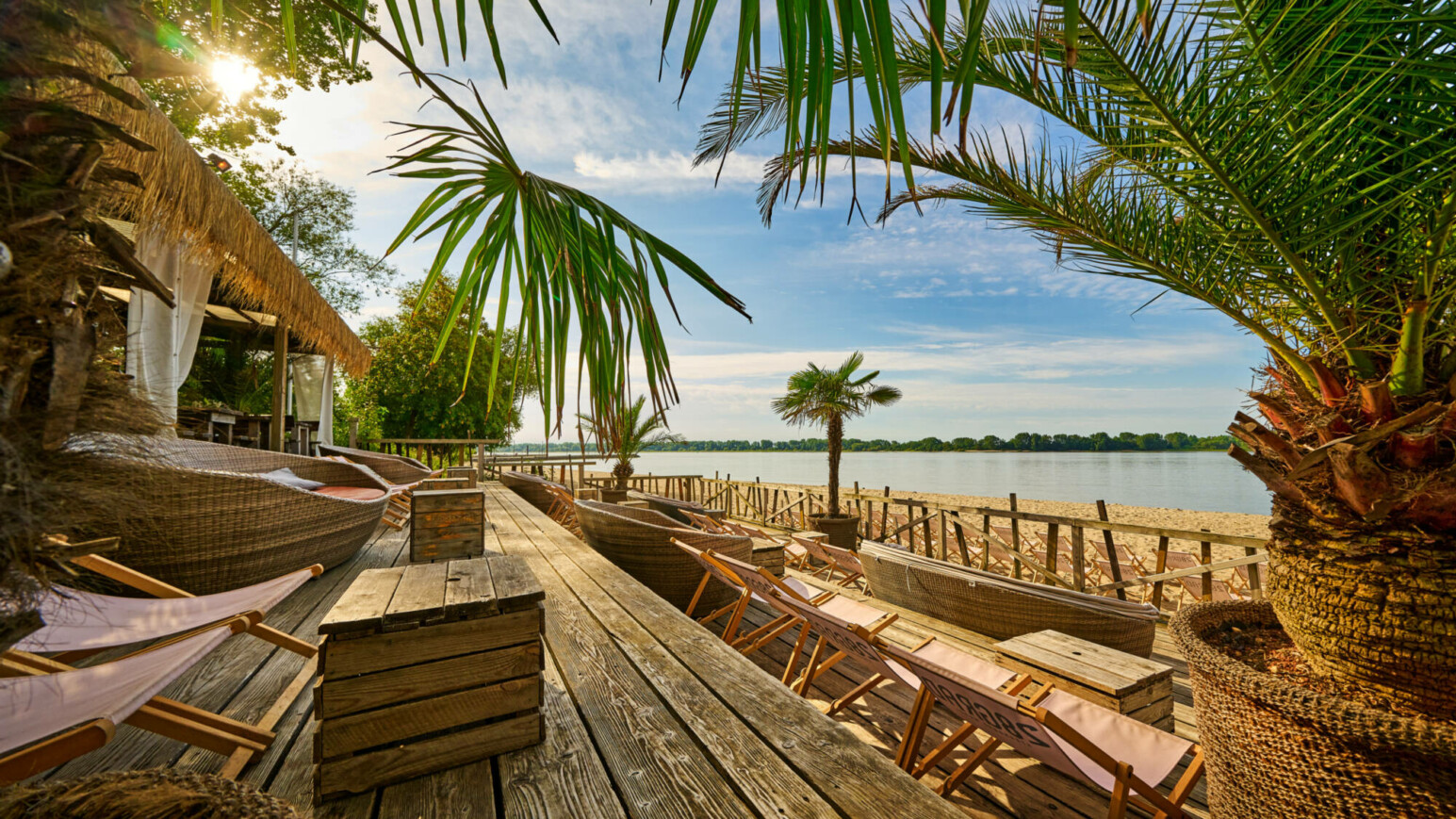 Eine Eventlocation direkt am Wasser: Das 28Grad Strandbad in Wedel / ©Goodlife Group