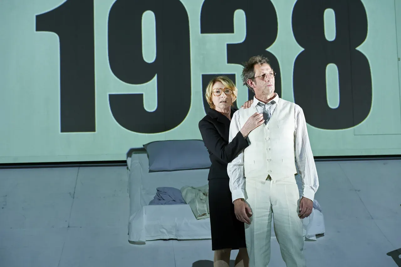 „Arendt - Denken in finsteren Zeiten“ im Thalia Theater