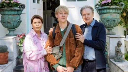 Bild der drei Hauptdarsteler:innen des Films