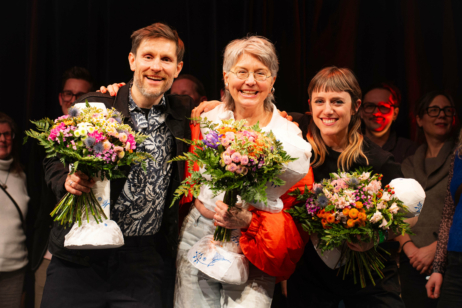 Hamburger Comedy Pokal 2026 – Sieger. V. l. Philipp Schlüter (2. Platz), Katharina Block (1. Platz), Jane Mumford (3. Platz) (©Lukas Sominka)