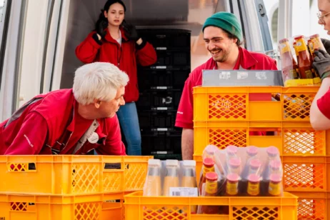 Helfende bei der Hamburger Tafel