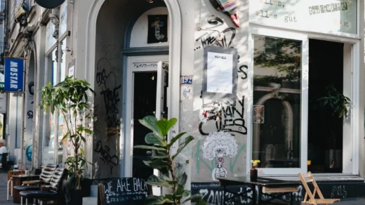Bild der Außenansicht der Taugenichts Bar in Hamburg