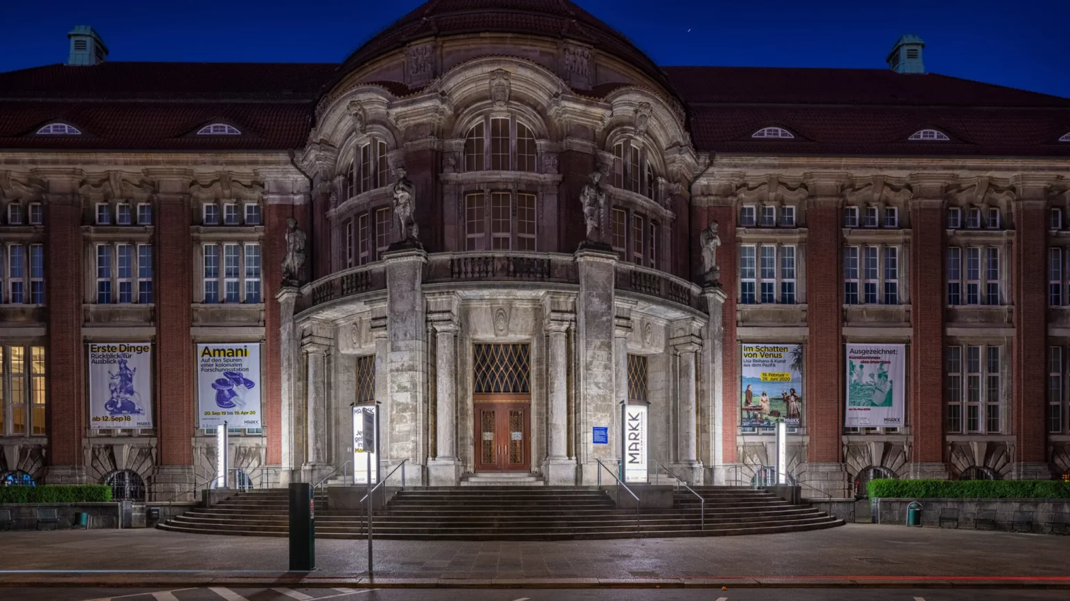 Taschenlampenführung im MARKK