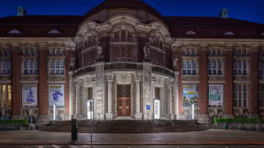 Taschenlampenführung im MARKK