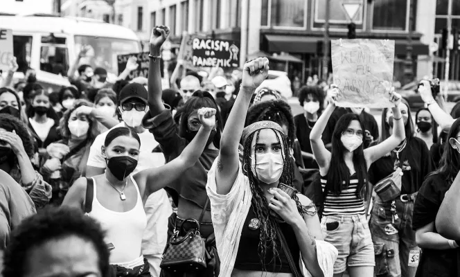 Black Faces in White (?) Spaces im Metropolis Kino
