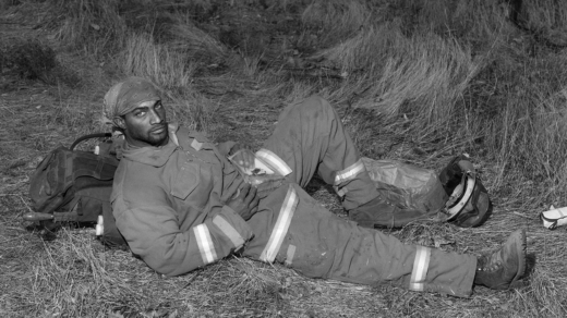 Ein Feuerwehrmann in Rashaad Brooks, Tubbs Feuer, Kalifornien, 2017 