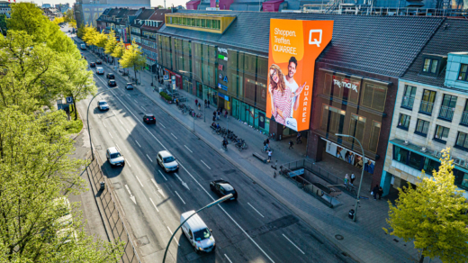 Das QUARREE im Herzen Wandsbeks ist ein Center, das mit rund 90 Shops auf circa 41.000 Quadratmeter alles abdeckt, was das tägliche Leben an Bedürfnissen mit sich bringt