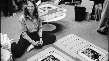 Volker Hinz hatte seine Kolleginnen und Kollegen im Auge, wie hier Annie Leibovitz in New York 1983 