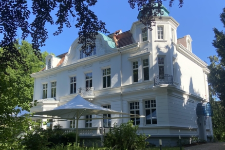 Die Außenansicht der „VILLA E362“