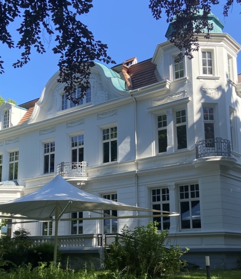 Die Außenansicht der „VILLA E362“