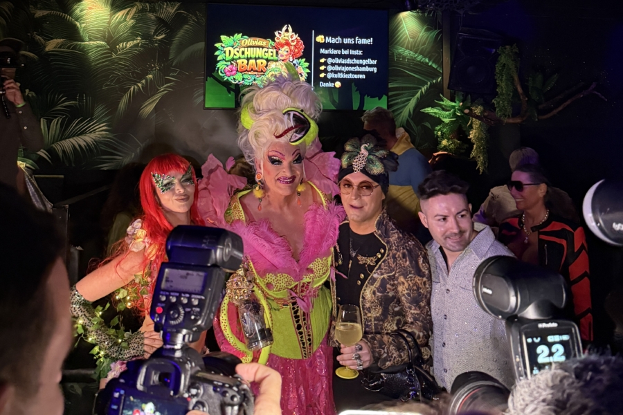 Unter anderem Micaela Schäfer, Julian F.M. Stöckel und Menderez feierten zusammen mit Olivia Jones die Eröffnung ihrer neuen Bar