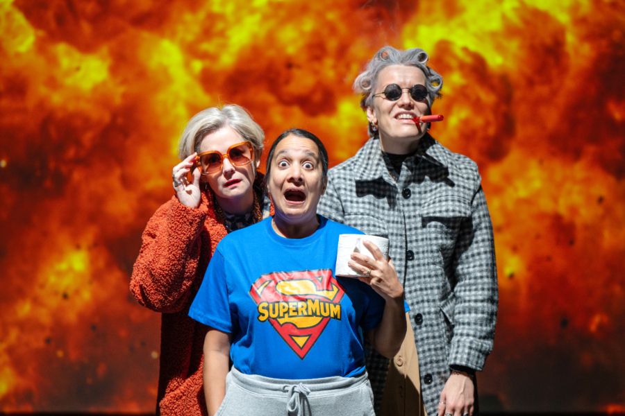 Eine Familie wagt das Experiment: „Schwarze Schwäne“ (©G2 Baraniak)