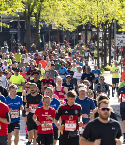 Fast 50.000 Menschen gehen jedes Jahr bei dem größten Frühjahrsmarathon Deutschlands an den Start (©Haspa Marathon Hamburg)