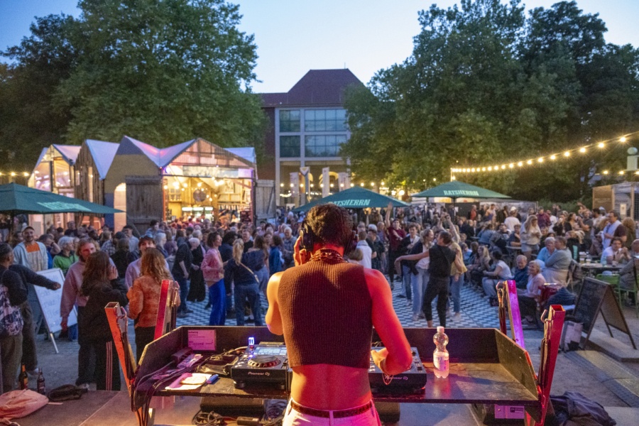 Die Altonale zieht Jahr für Jahr zahlreiche Kulturinteressierte und Feiernde an