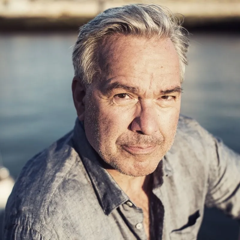 Siegfried-Lenz-Hommage von Stefan Gwildis im St. Pauli Theater