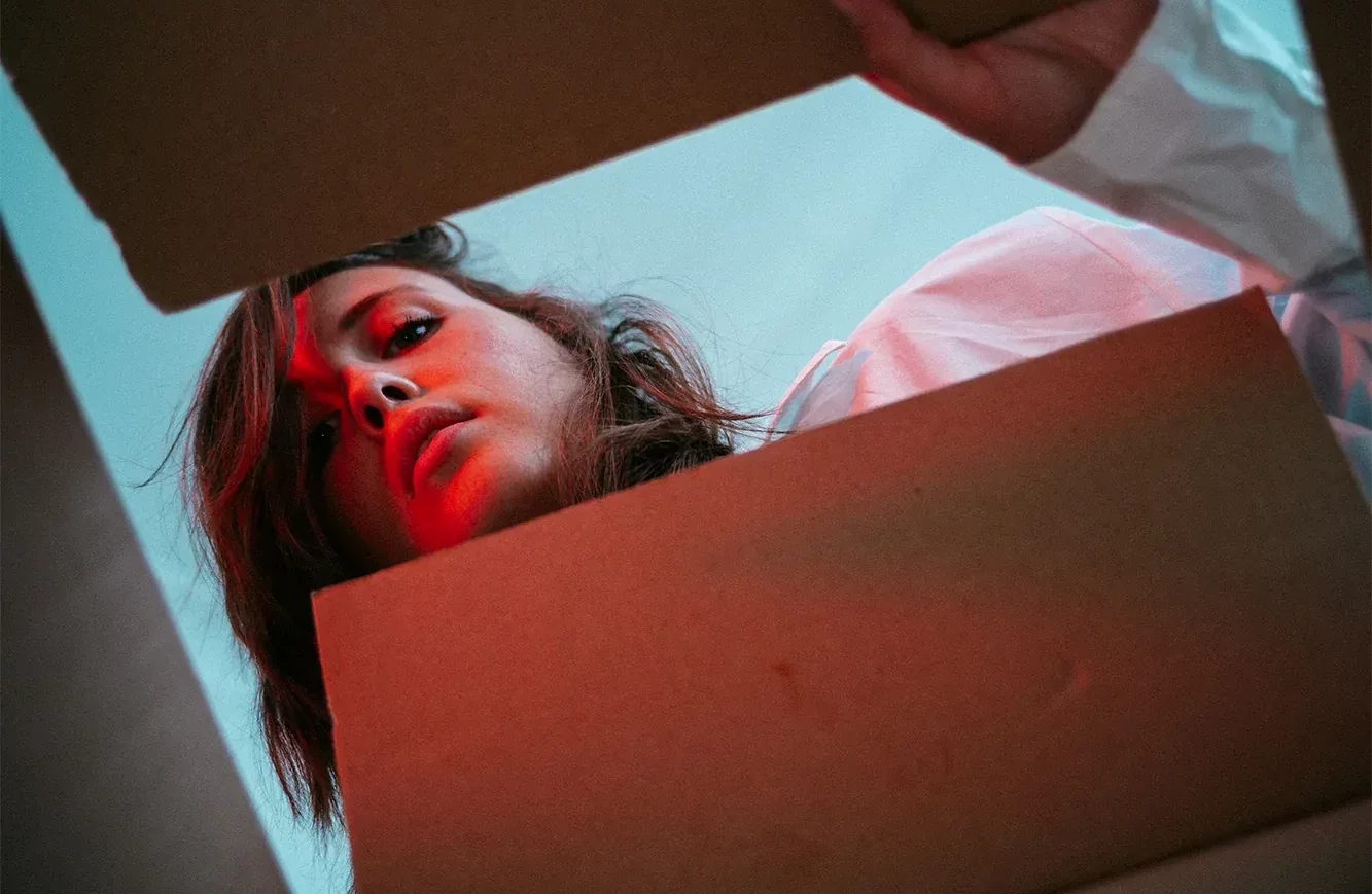 ALICE MERTON in der Fabrik