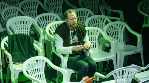 Dennis Schwabenland in seiner Solo-Performance „Mülheim Absturz Ruhr“