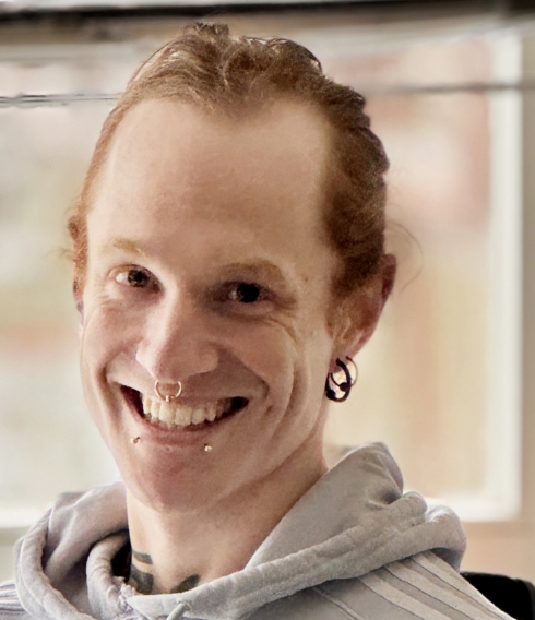 Kaya fühlt sich bei Kampnagel angekommen