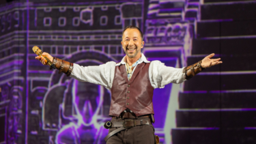 Seit über 33 Jahren begeistert DJ BoBo die Massen